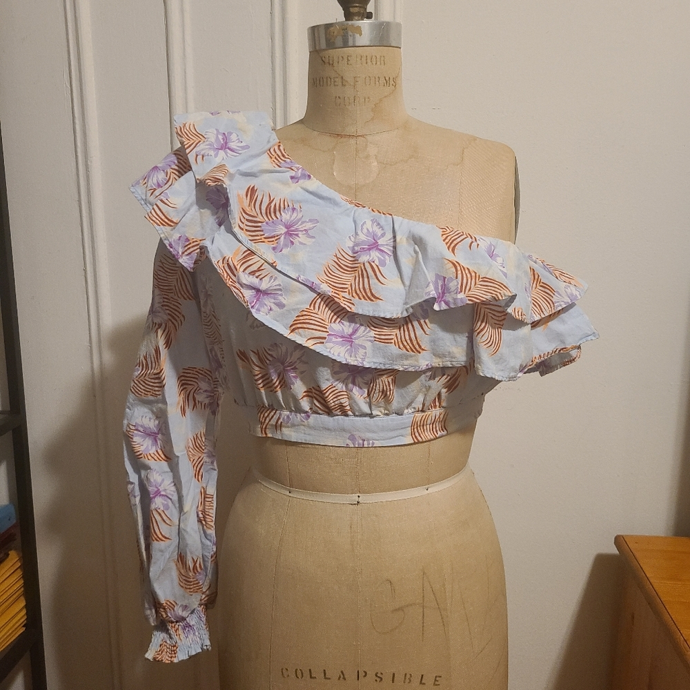 Cropped One Shoulder Top